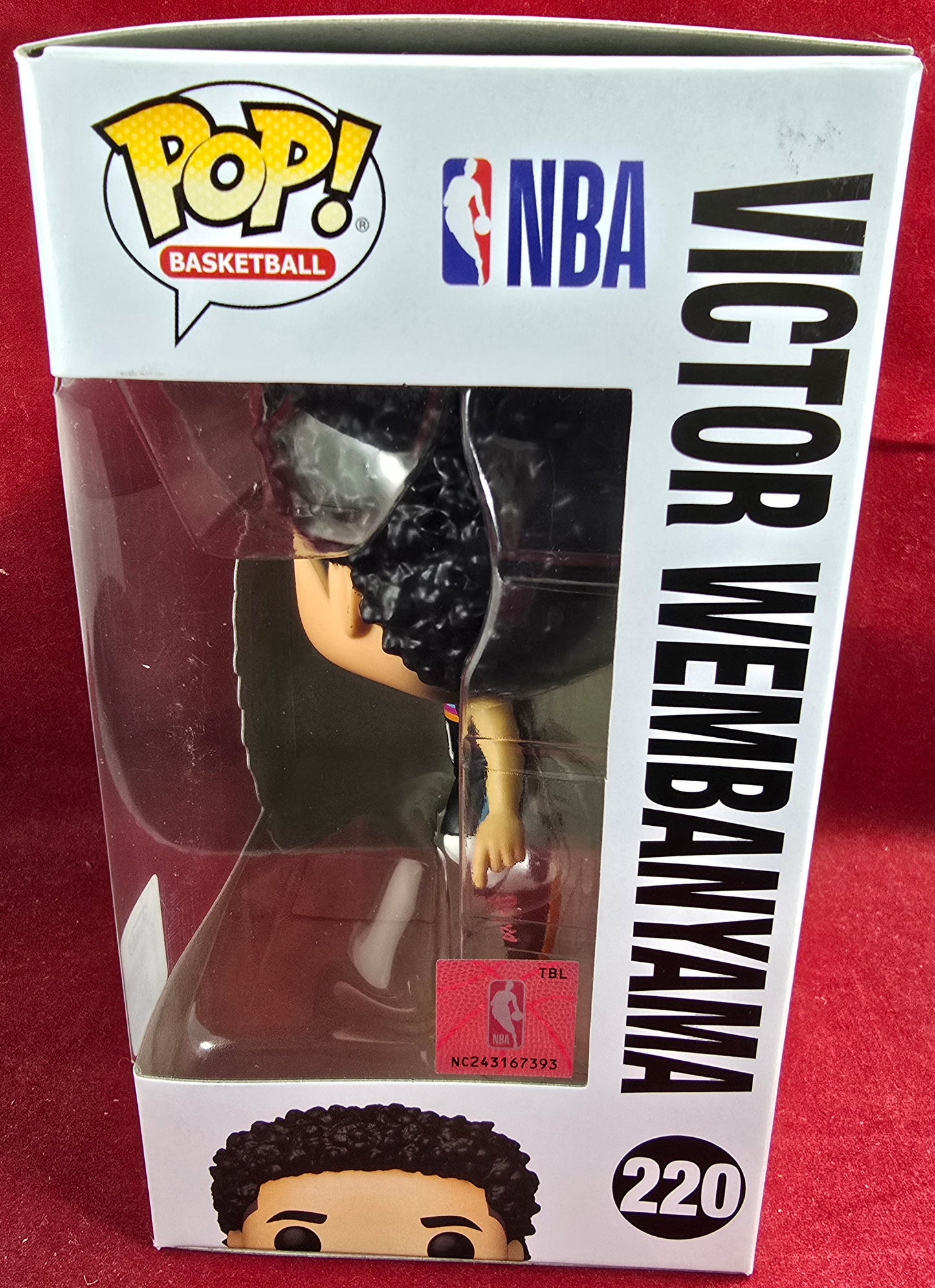 Funko Pop!  Victor Wembanyama Exclusive Funko #220 (Nib
With pop protector
