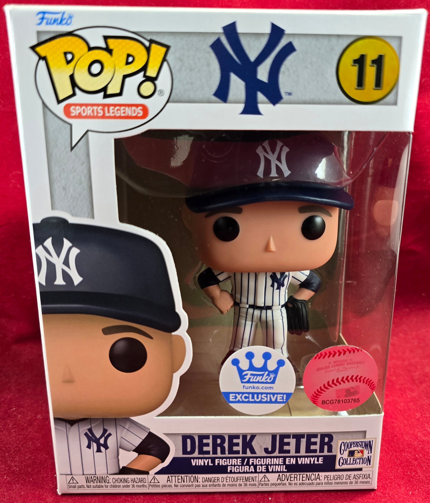 Derek Jeter funko exclusive # 11 (nib) With pop protector