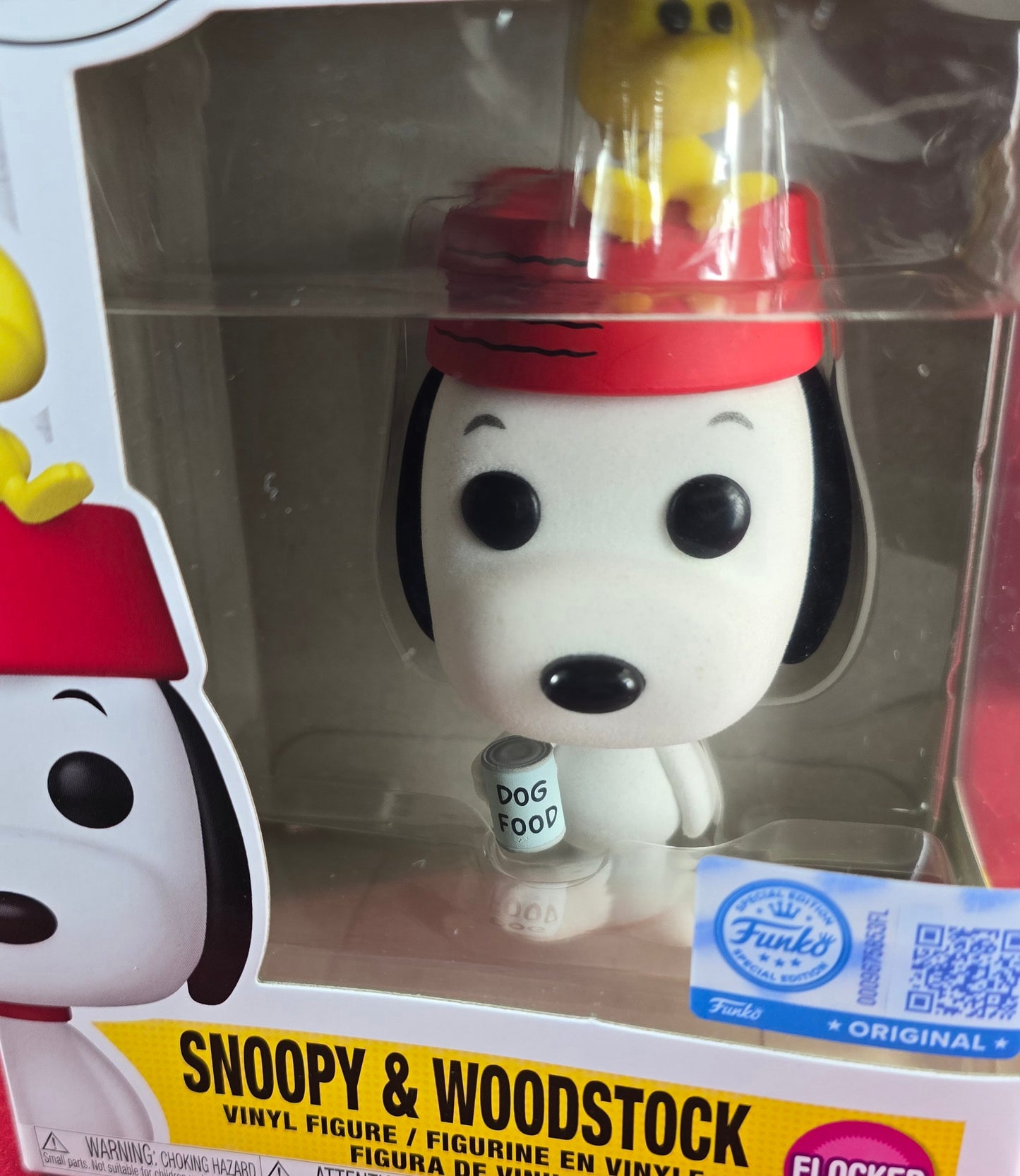 Entertainment earth exclusive Peanuts Snoopy & Woodstock Funko #2096 (Nib)
With pop protector