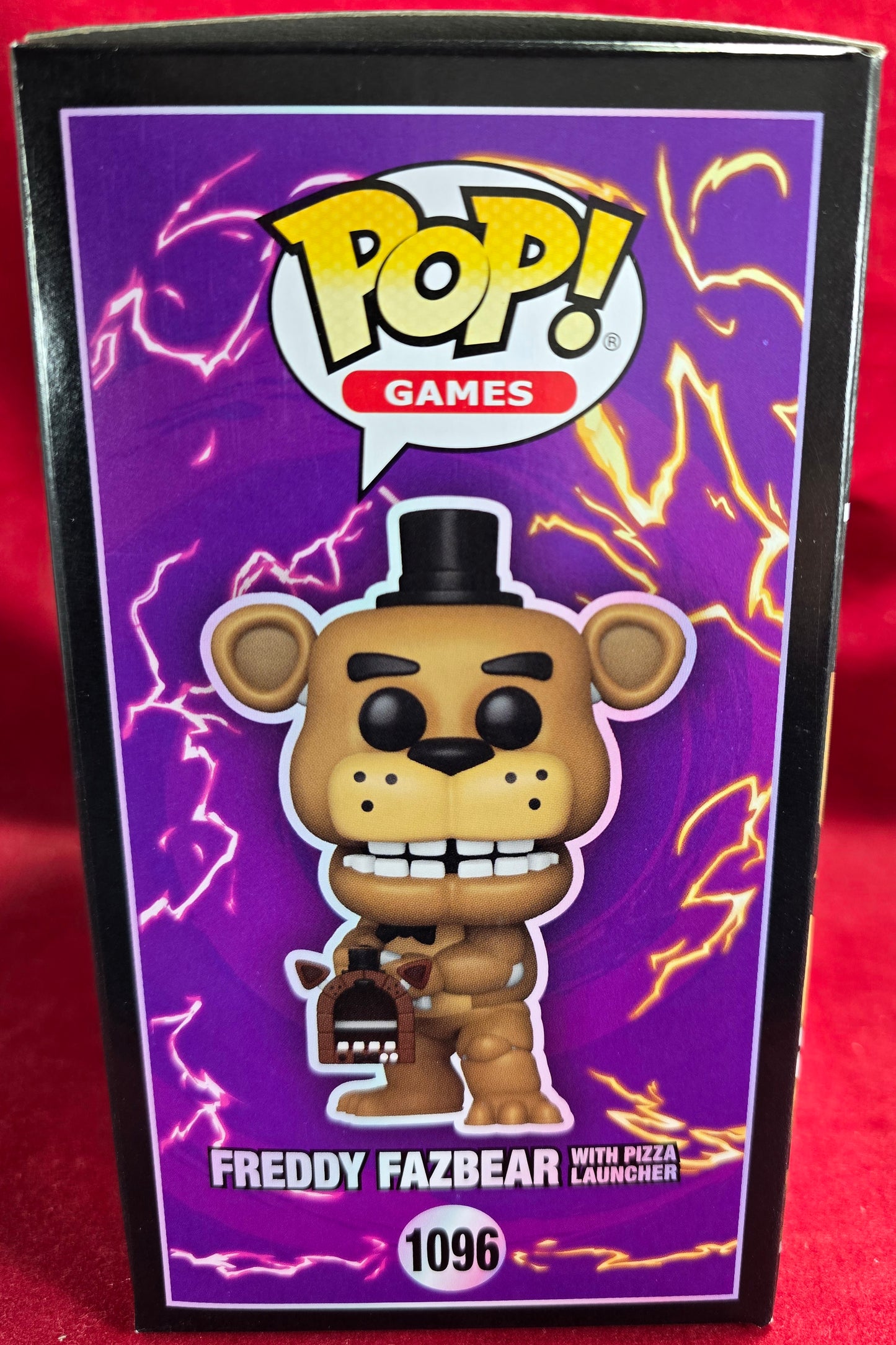 Freddy Fazbear With Pizza Launcher Funko #1096 (Nib)
With pop protector