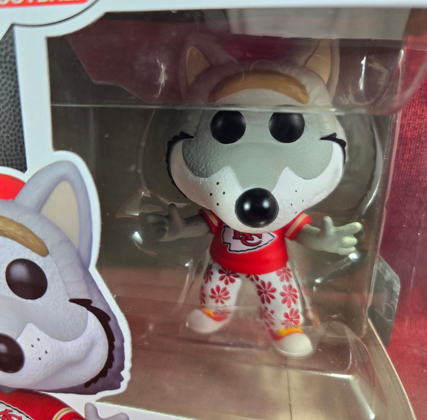 Funko! Football: Kc Wolf # 360 (Nib) 
With pop protector