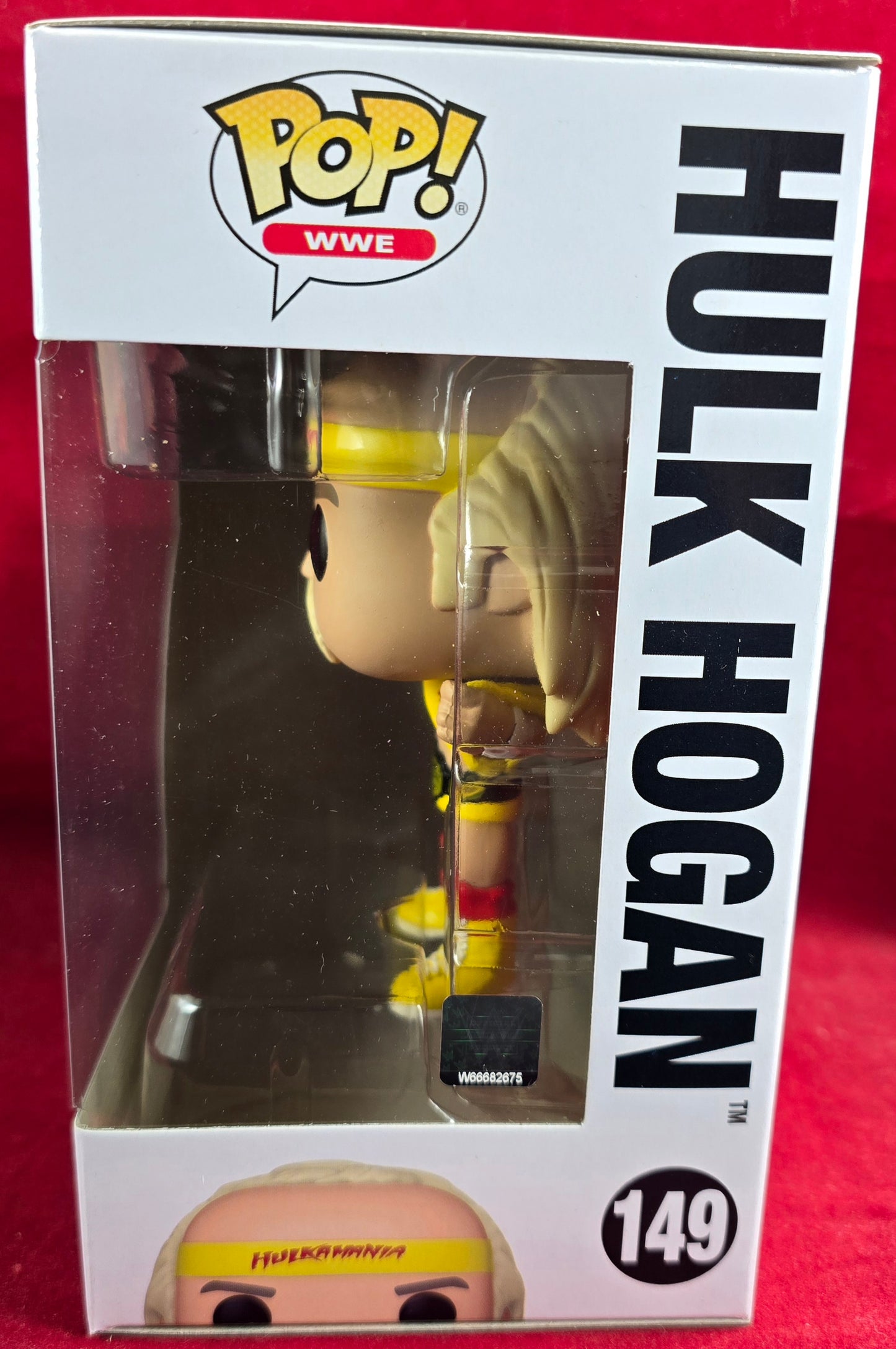 Hulk hogan funko # 149 (nib)
With pop protector