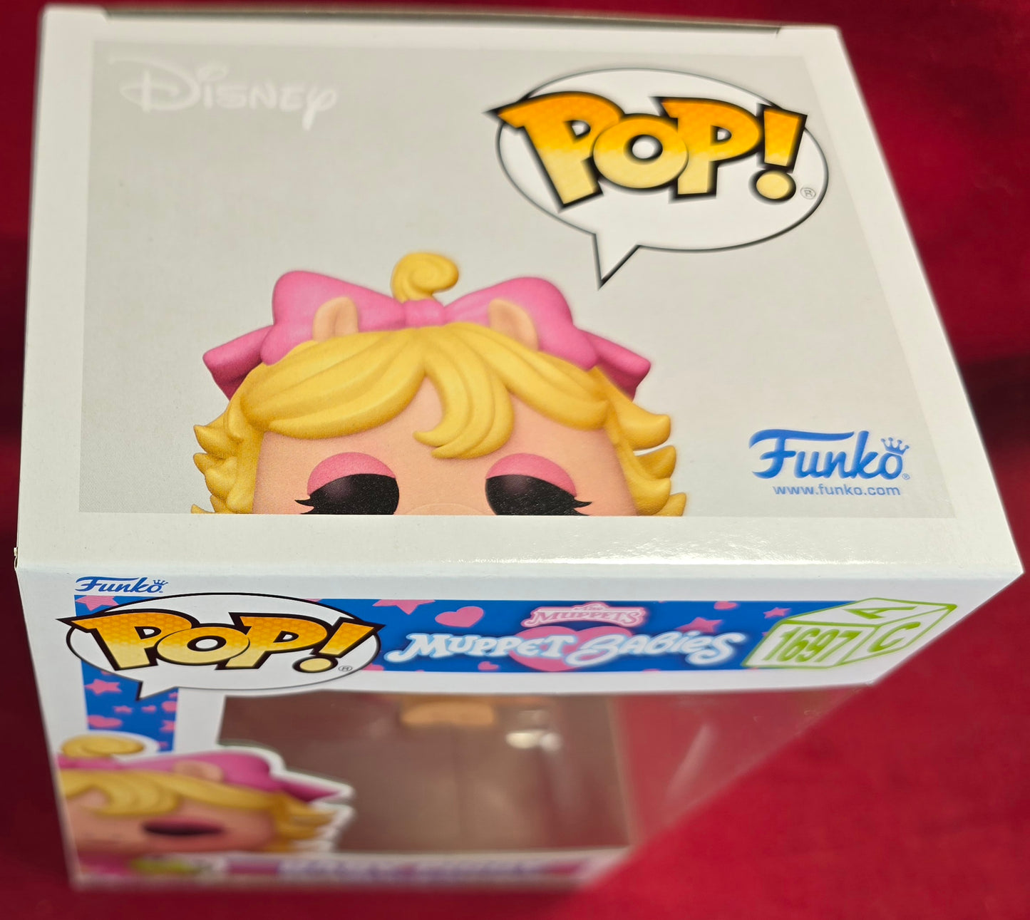 Baby Piggy Funko #1697 (Nib)
With pop protector