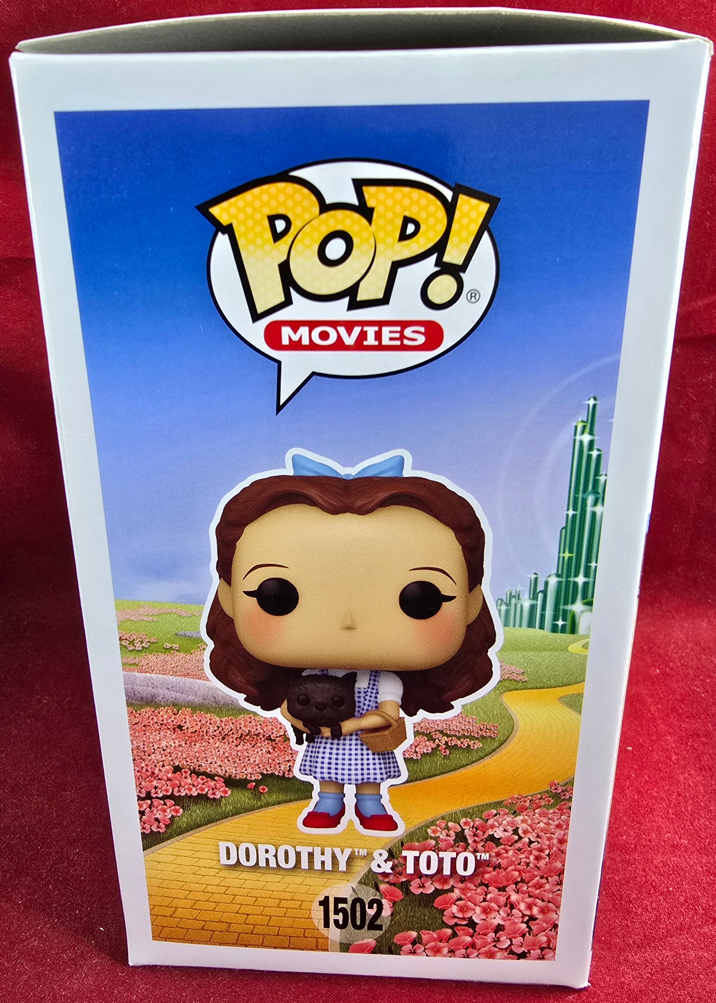 Dorothy & toto funko # 1502 (nib)
With pop protector
