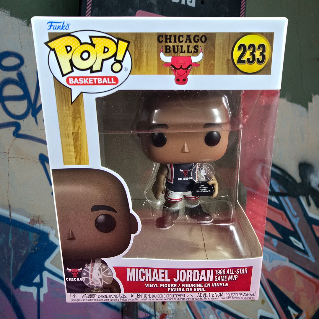 Funko POP! Vinyl: Michael Jordan # 233 (Nib) 
With pop protector