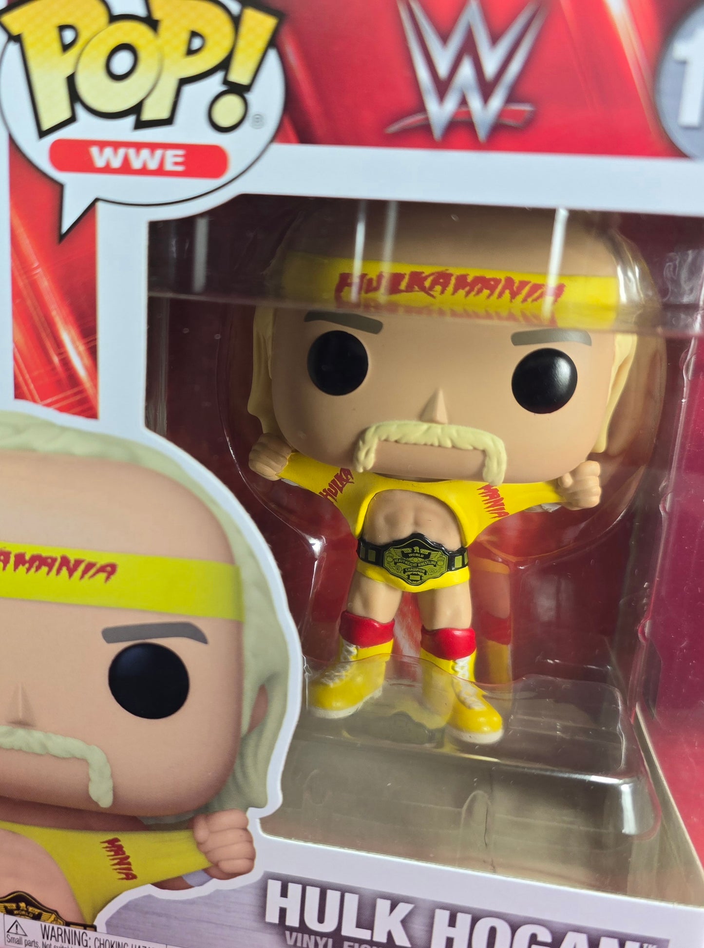 Hulk hogan funko # 149 (nib)
With pop protector