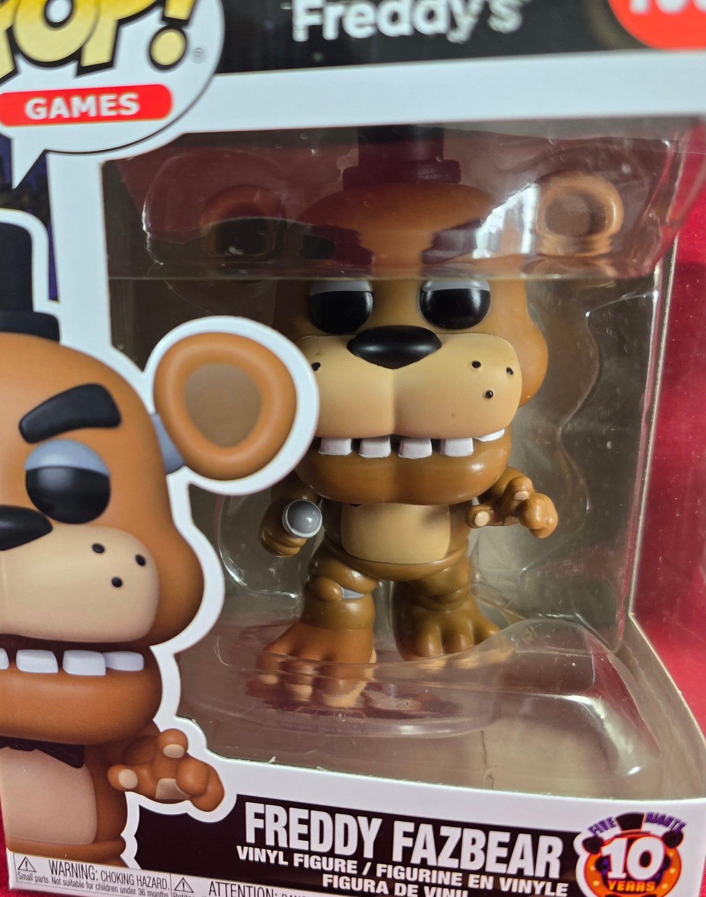 Freddy Fazbear Funko #1060 10th Anniversary (Nib)
With pop protector