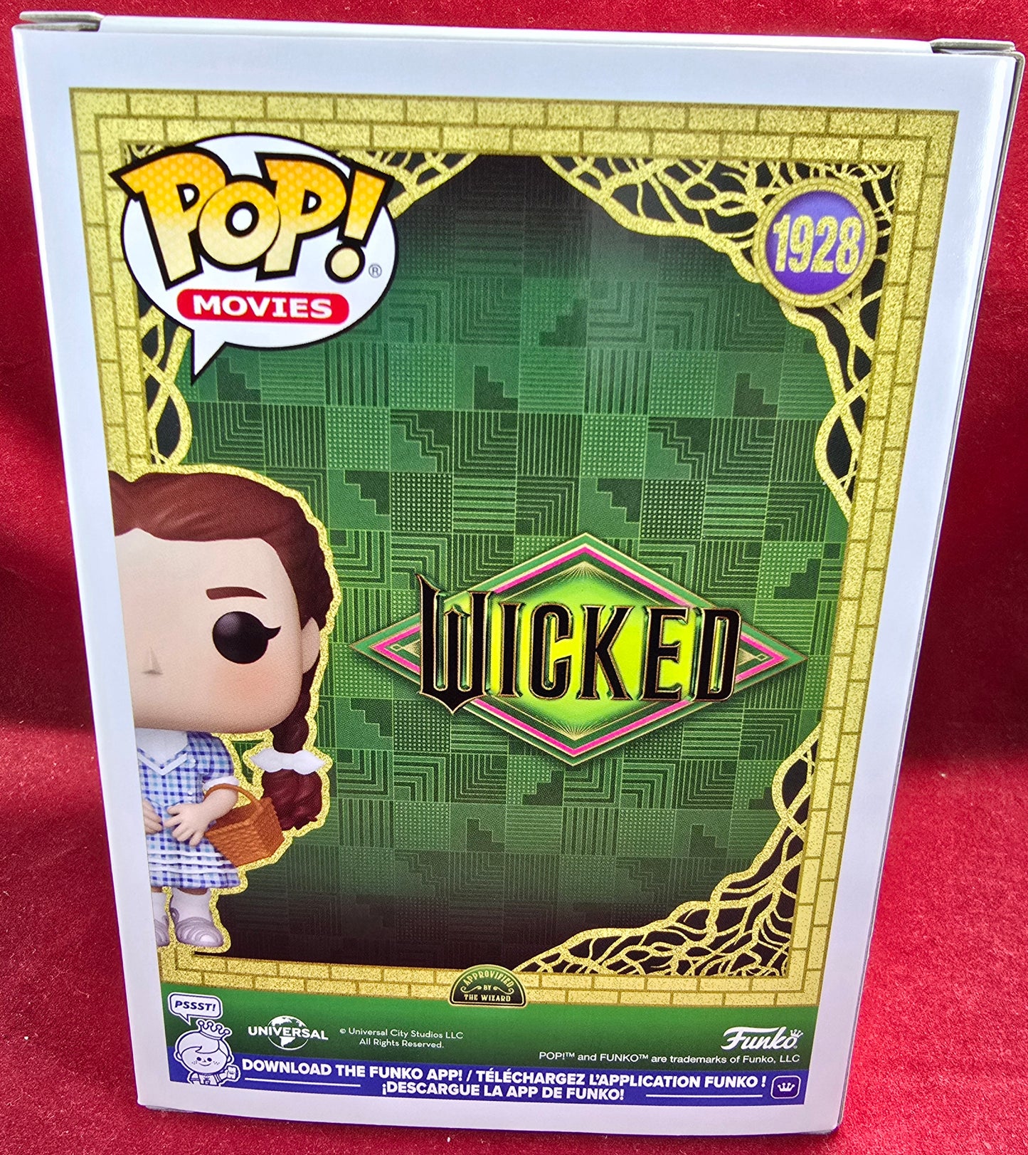 Dorothy Gale funko # 1928 (nib) with pop protector