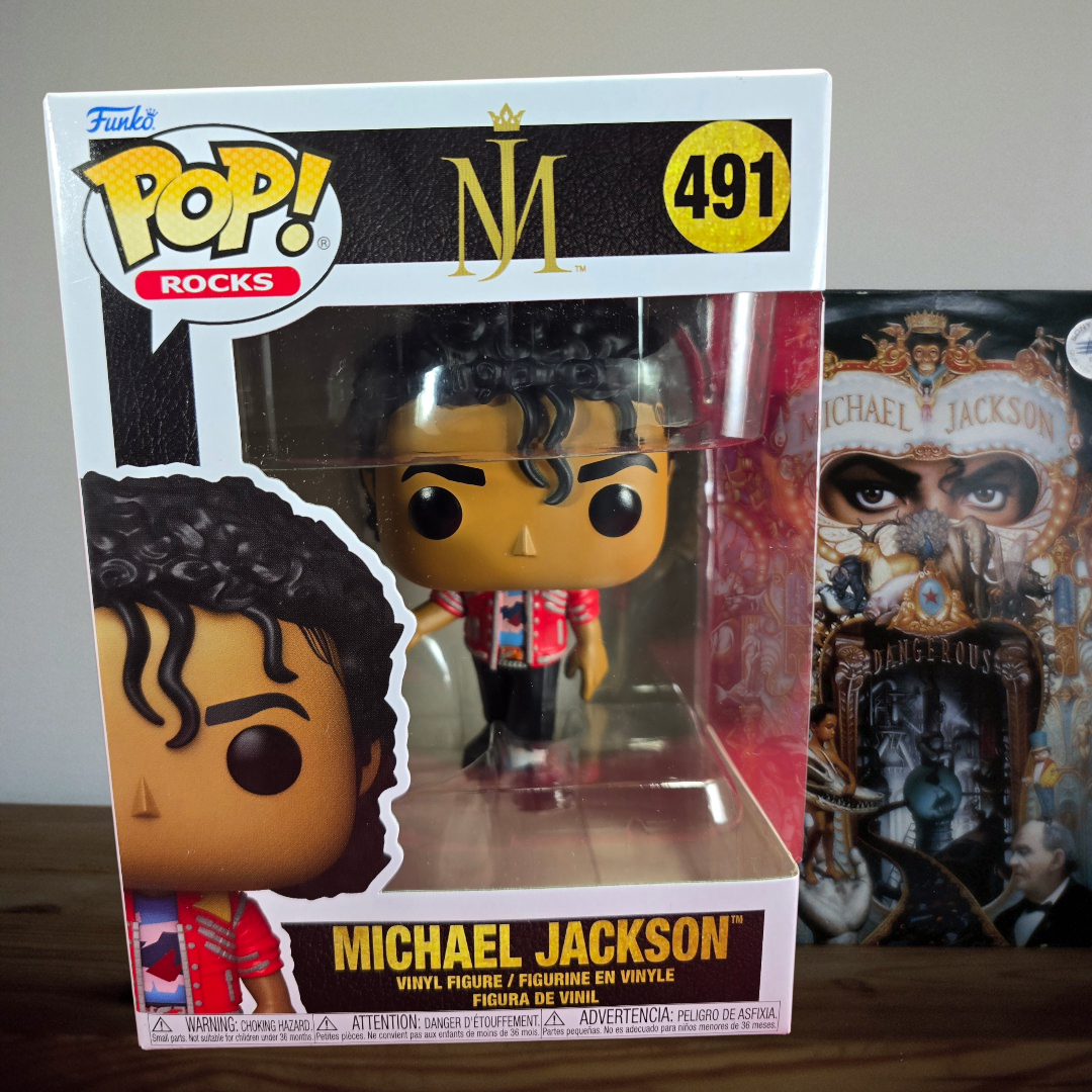 Michael Jackson Funko #491 (Nib) 
With pop protector