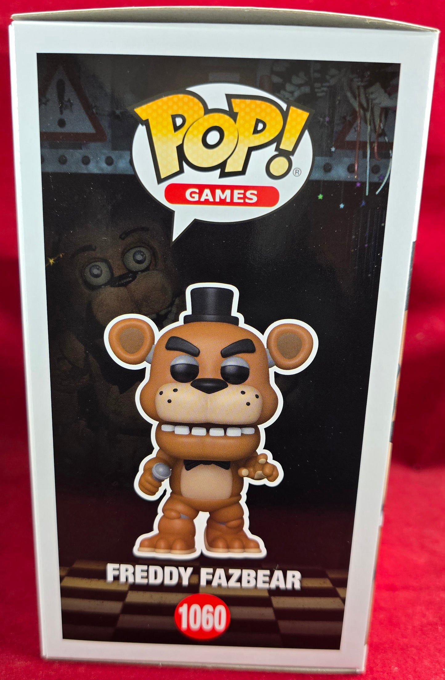 Freddy Fazbear Funko #1060 10th Anniversary (Nib)
With pop protector
