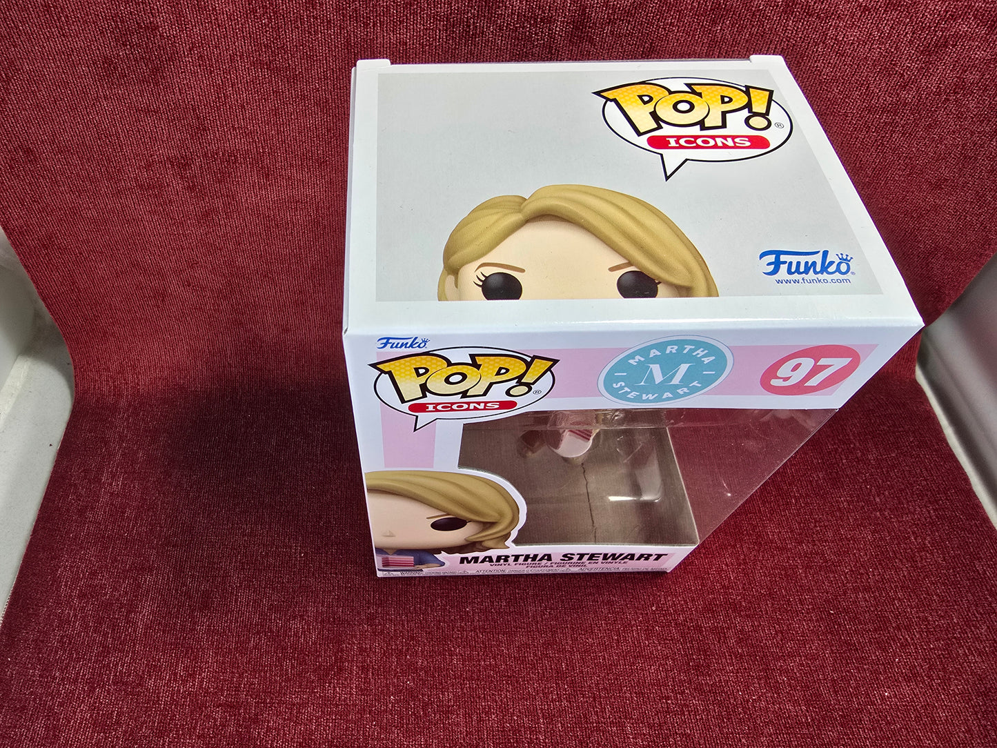 Funko POP! Vinyl: Martha Stewart # 97 (Nib)
With pop protector
