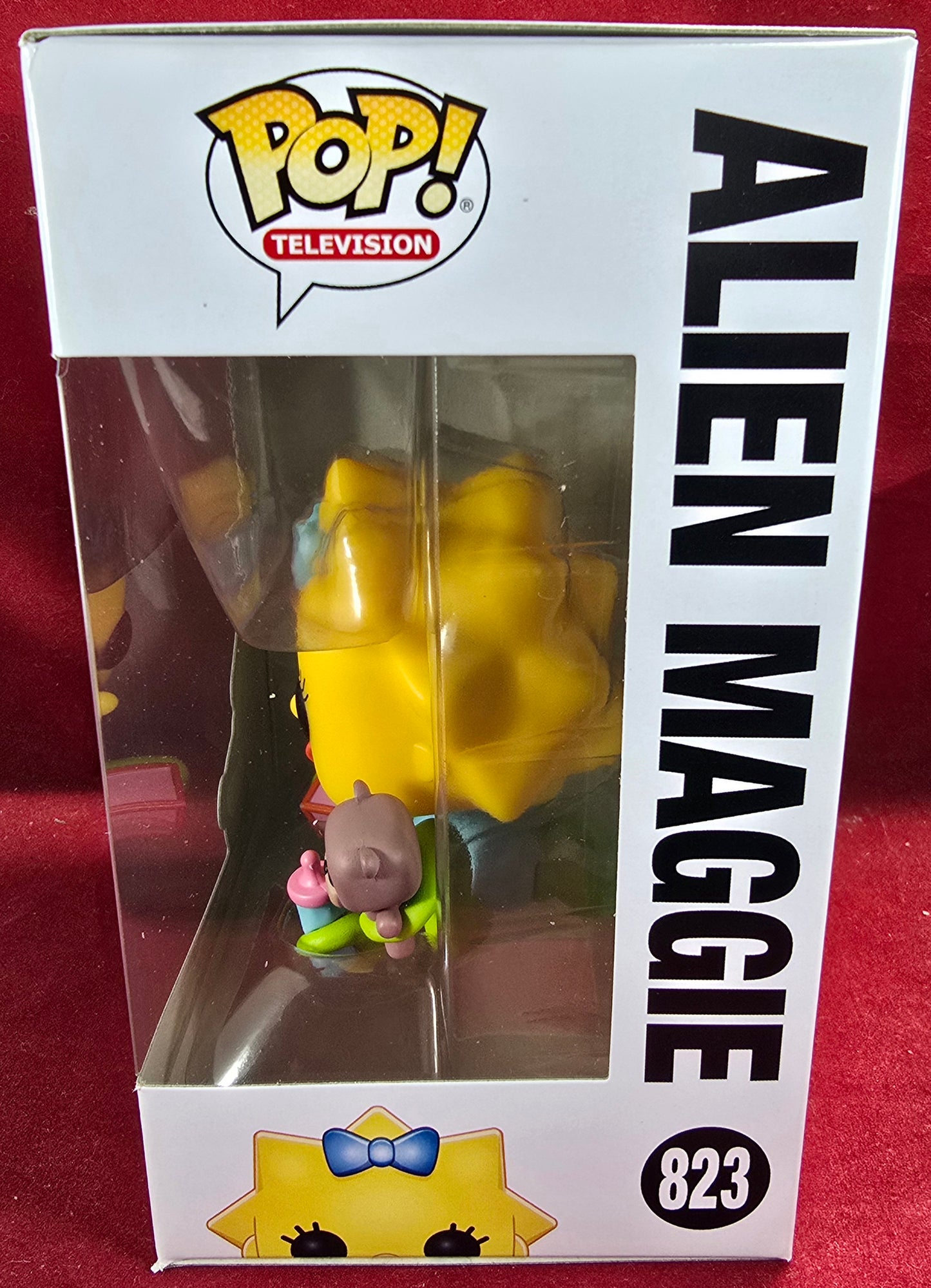 Alien Maggie funko # 823 (nib) with pop protector