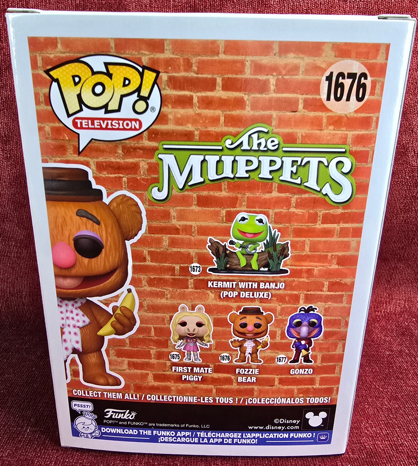 Funko Pop! Vinyl:  Fozzie Bear #1676 (Nib)
With pop protector