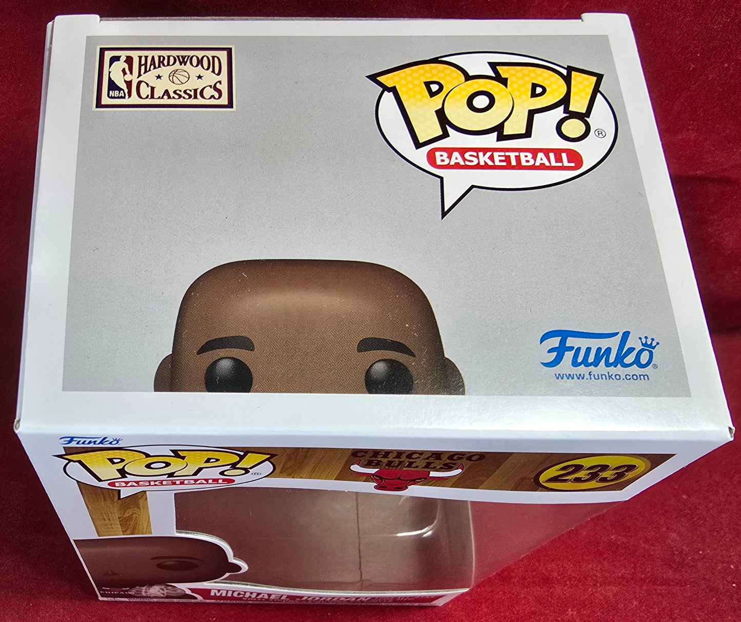 Funko POP! Vinyl: Michael Jordan # 233 (Nib) 
With pop protector