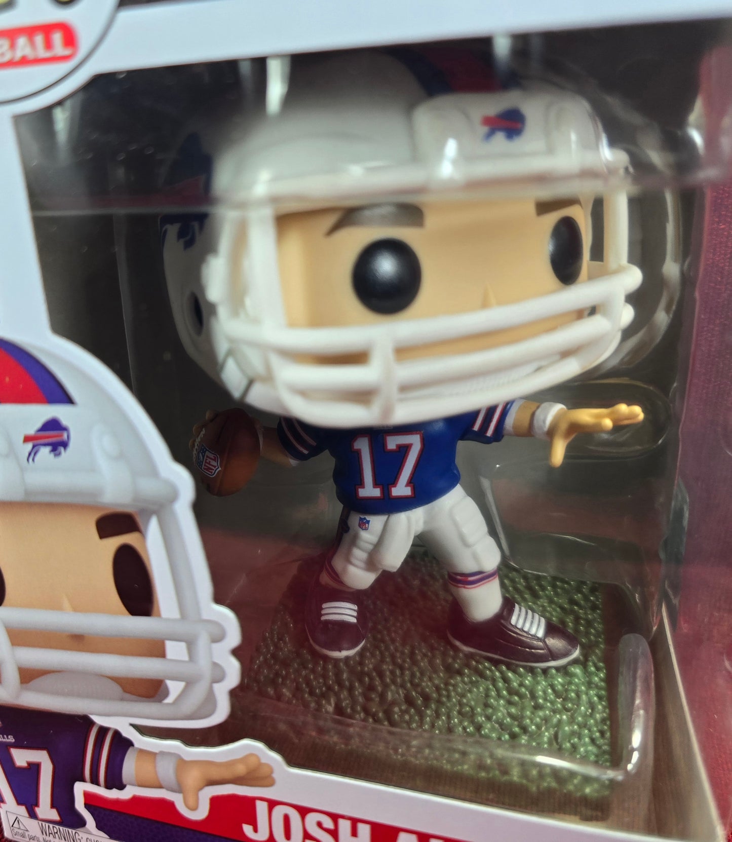 Funko Pop! Football: Josh Allen # 169 (Nib)
With pop protector