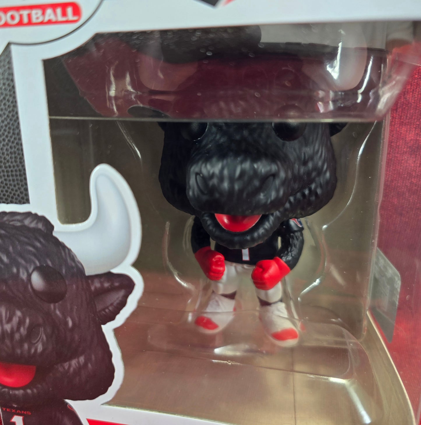 Funko POP! Football: Toro #364 (Nib)
With pop protector