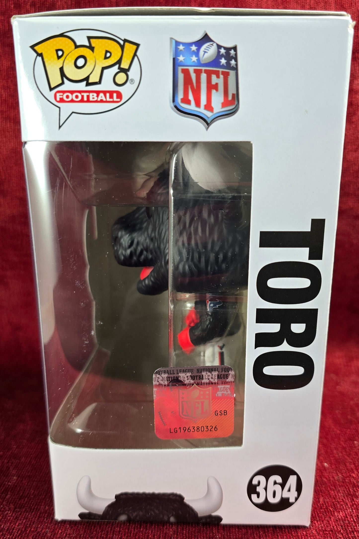 Funko POP! Football: Toro #364 (Nib)
With pop protector