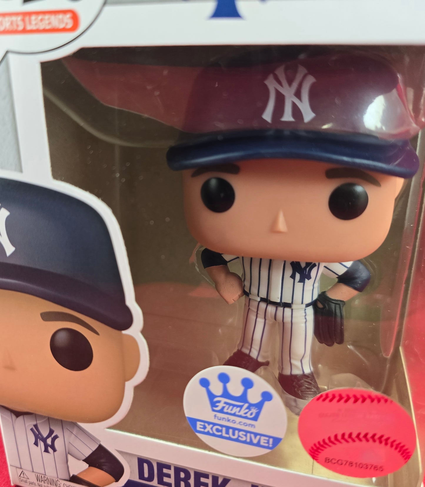 Derek Jeter funko exclusive # 11 (nib) With pop protector
