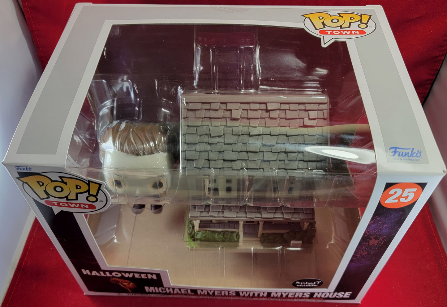 Michael Meyers with Myers house spirit exclusive funko # 25 (nib)