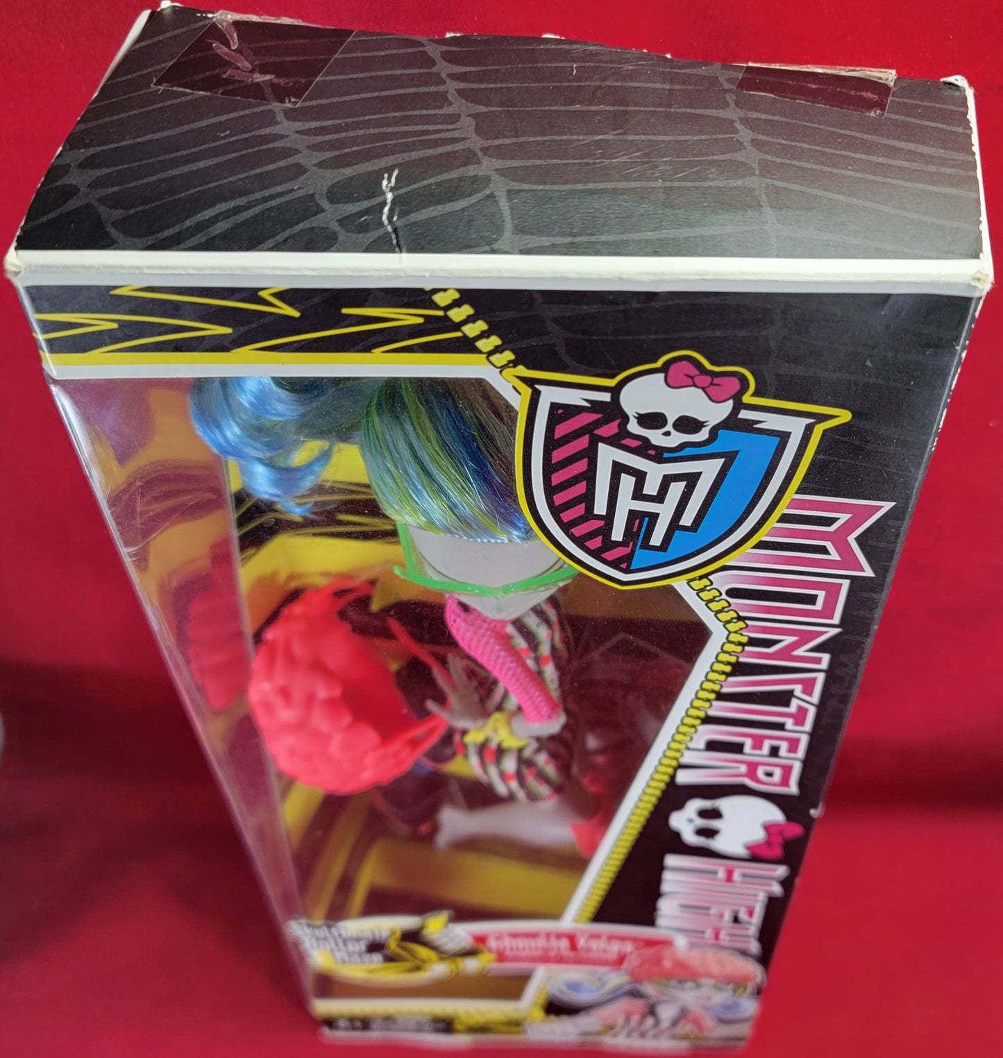 Monster high ghoulia yelps figure (nib)