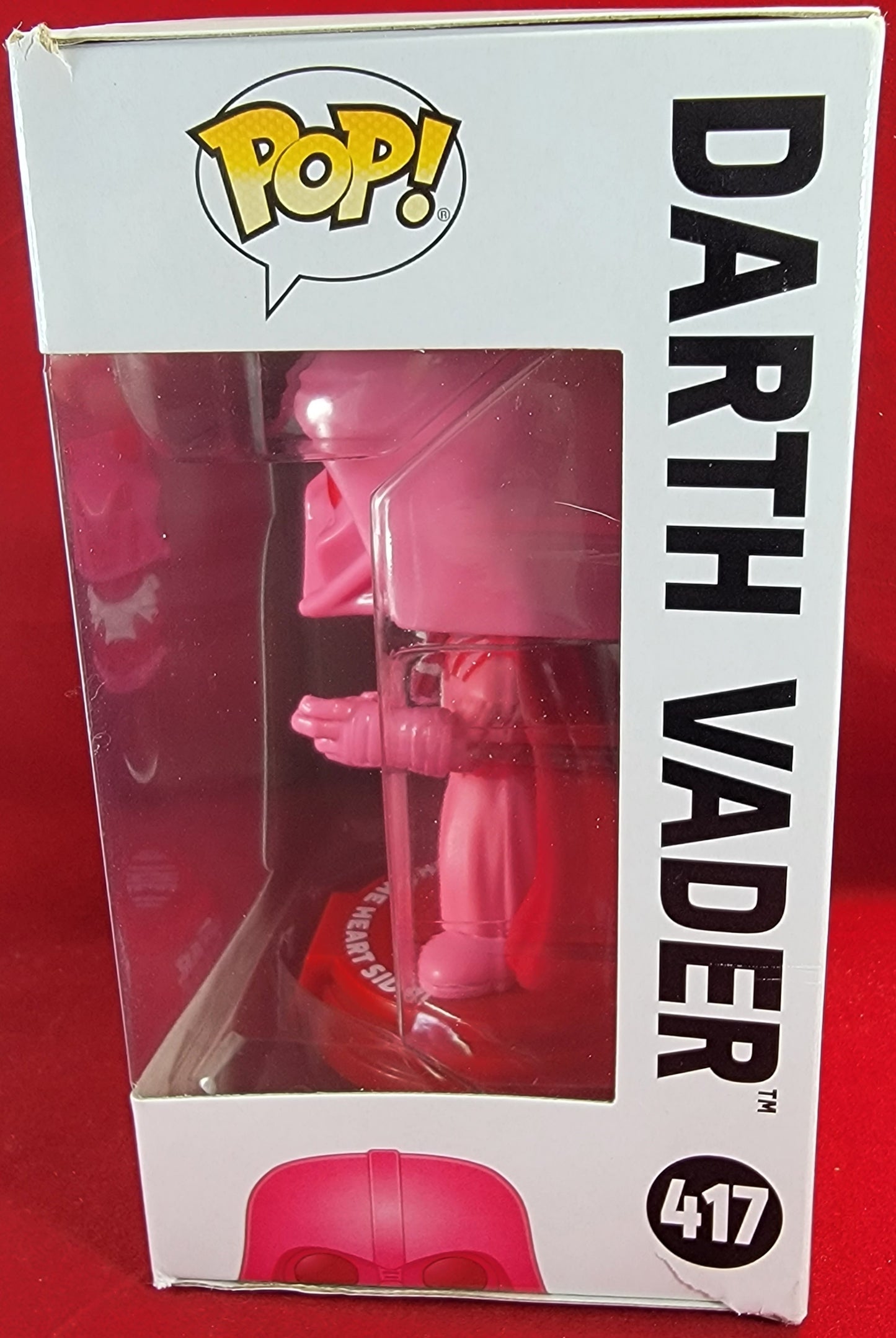 Darth Vader Valentine's Funko # 417 Star Wars (nib)
Darth vader with a box of chocolates and the words "join the heart side  !"  Box has some damage so please refer to pictures.  Pop will be Shipped in a compatible pop protector.