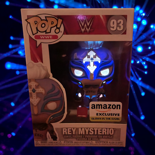 Rey mysterio amazon exclusive funko # 93 (nib)
brand new glow in the dark wwe mysterio funko pop. pop has one damaged too back corner and will be shipped in a compatible pop protector.