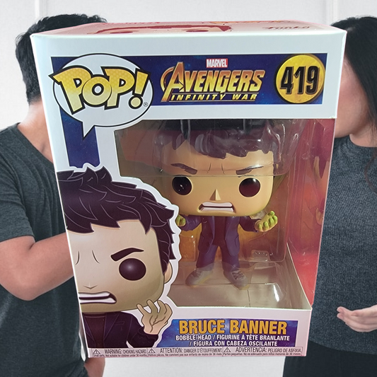 Bruce banner funko # 419 (nib)
brand new 2018 avengers infinity war Bruce banner (mark ruffalo) funko pop. pop has Bruce starting to turn into the hulk. pop has banner with lite scratches on the plastic and will be shipped in a compatible pop protector.