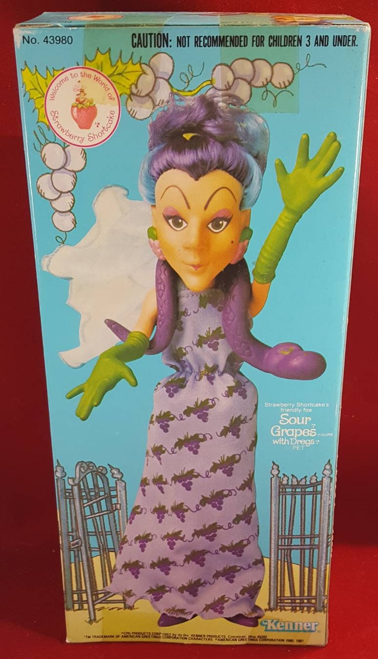 Sour grapes Strawberry Shortcake figure with dregs  nib