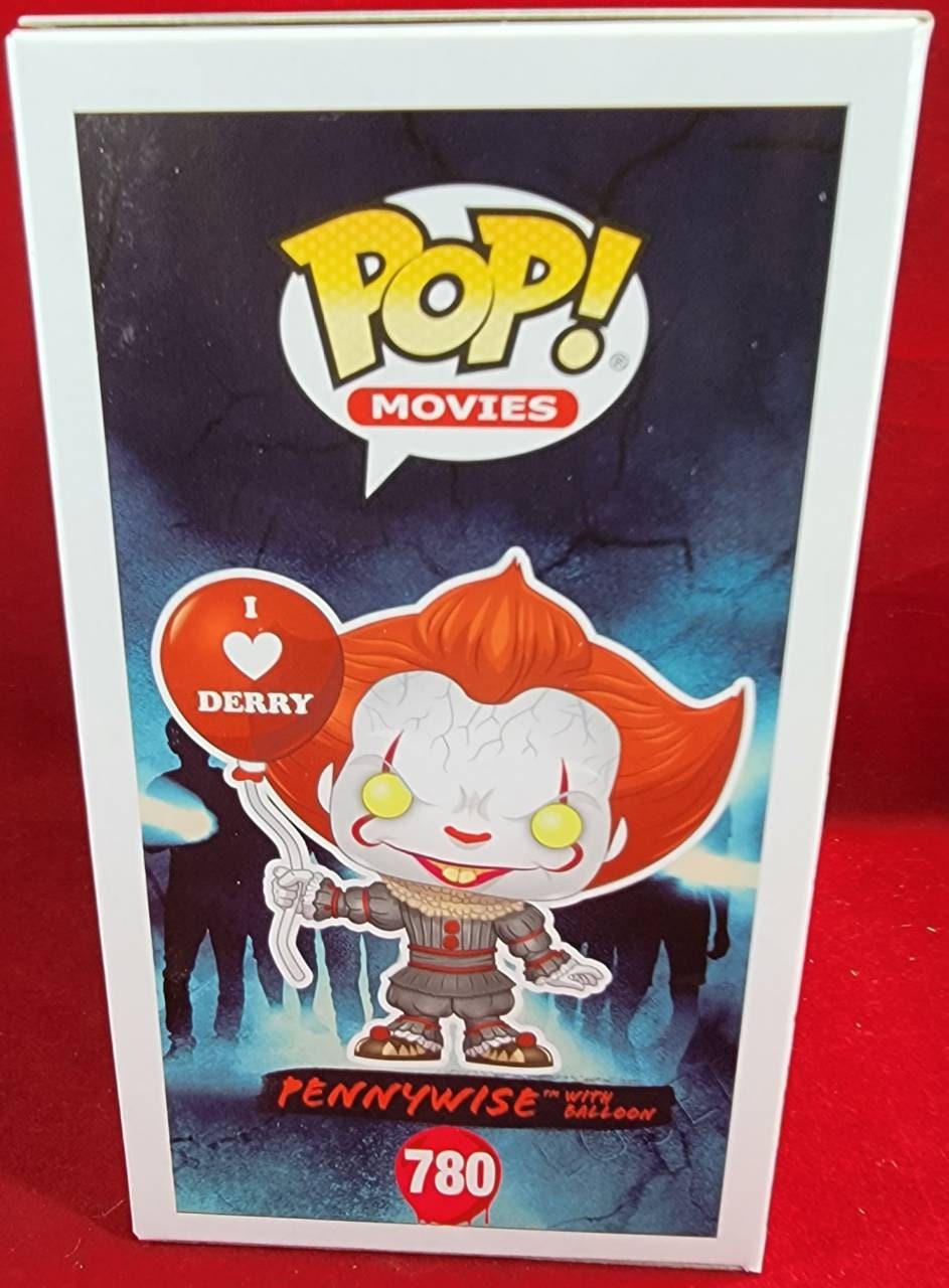 Pennywise with red balloon # 780 funko (nib) with pop protector